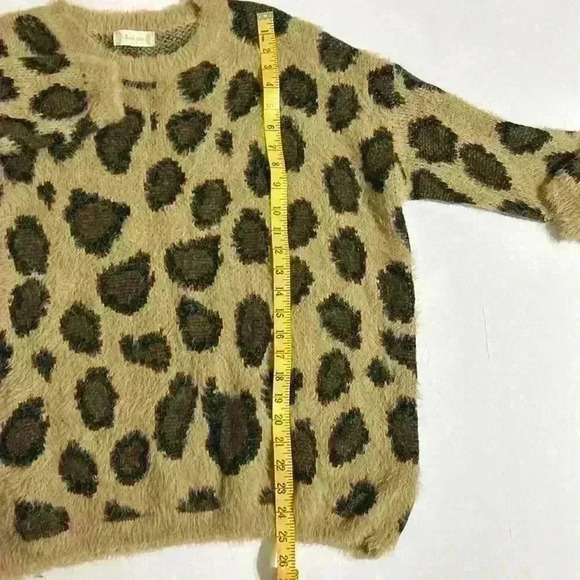 Altar’d State Fuzzy Cheetah Print Sweater - Picture 4 of 8